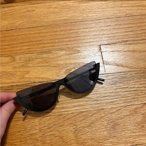 Stylish Black Cat-Eye Sunglasses